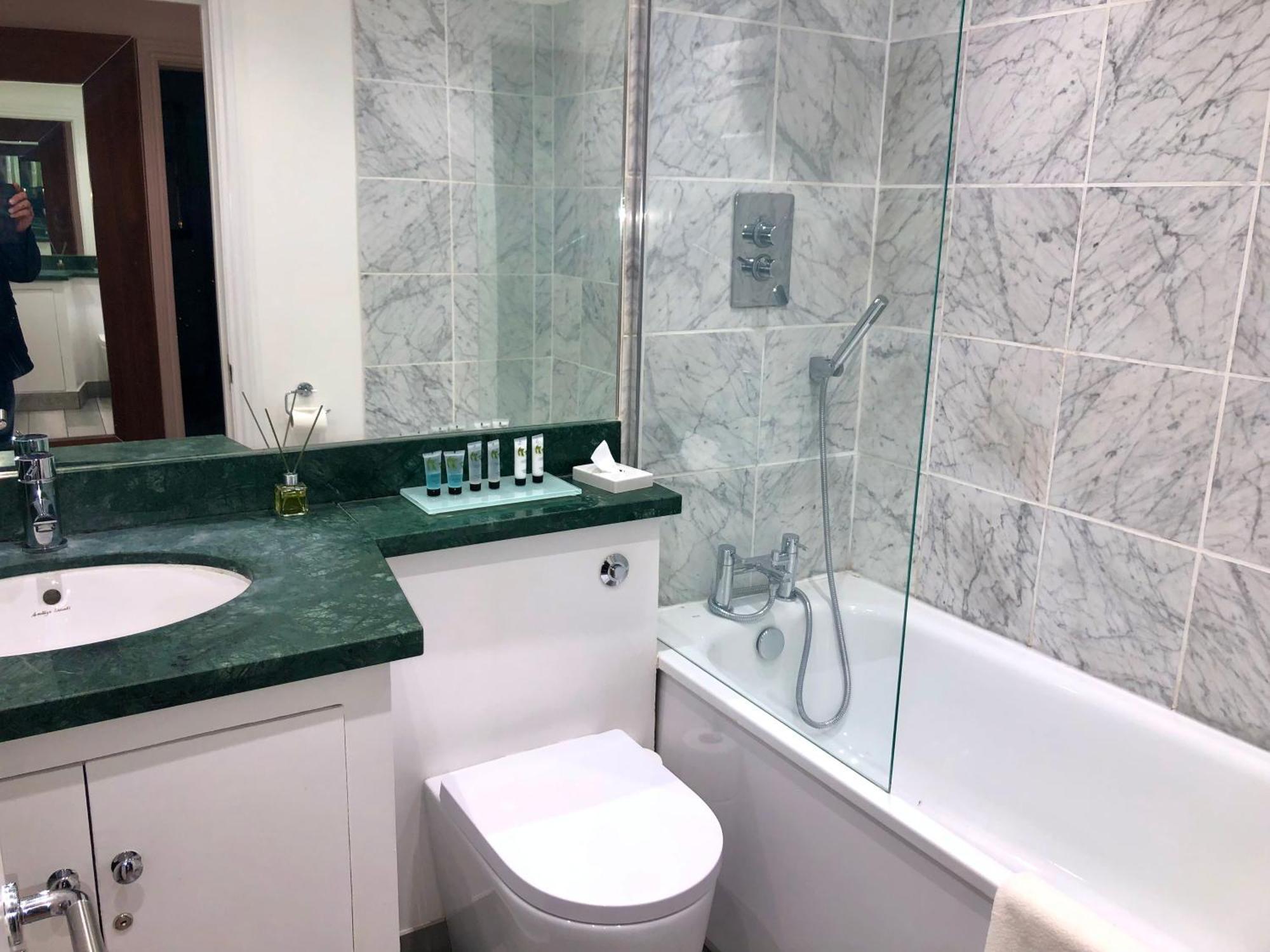 Superbly Located 2 Bedroom Luxury Apartment Bath Dış mekan fotoğraf